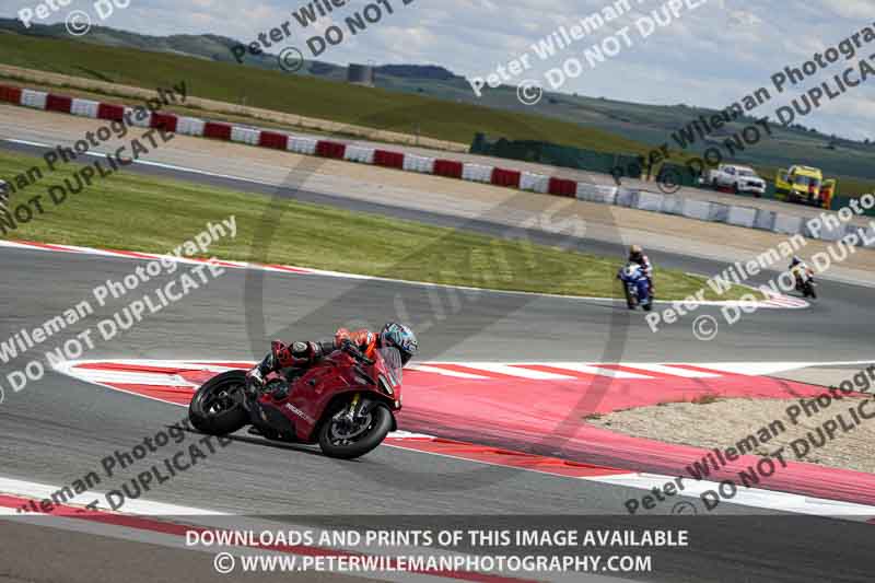 cadwell no limits trackday;cadwell park;cadwell park photographs;cadwell trackday photographs;enduro digital images;event digital images;eventdigitalimages;navarra;no limits trackdays;peter wileman photography;racing digital images;trackday digital images;trackday photos